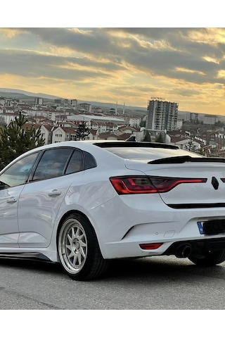 Renault Megane 4 Sedan Uyumlu Yarasa M4 Spoiler Pianoblack İthal