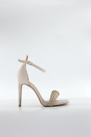 Pesetto Bej Mat Saten Altın Taşlı Topuklu Ayakkabı Bej