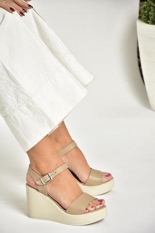 Fox Shoes U555250203 Bej Hakiki Deri Dolgu Topuklu Kadın Ayakkabı Bej-hakiki Deri