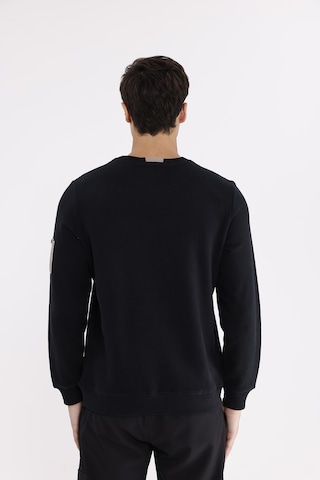 Rowinger Selanik Dokulu Yumuşak Tutuşlu Rahat Kalıp Sade Tasarım Uzun Kollu Sweatshirt Black