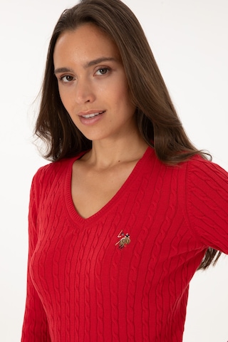 U.S. Polo Assn. Kadın Kırmızı V Yaka Basic Kazak 50307700-VR171