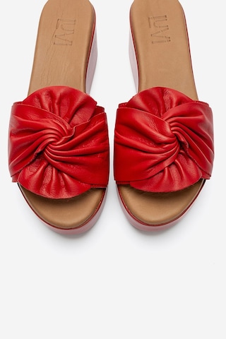 Luvishoes Jeff Kırmızı Cilt Hakiki Deri Fiyonklu Kadın Dolgu Topuklu Terlik