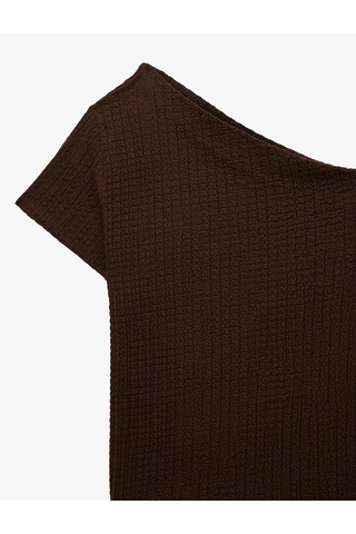 Koton Bürümcük Kumaş Slim Fit Kısa Kollu Asimetrik Kesim Tek Omuz Bluz Kahverengi 6sak10287ek Kahve