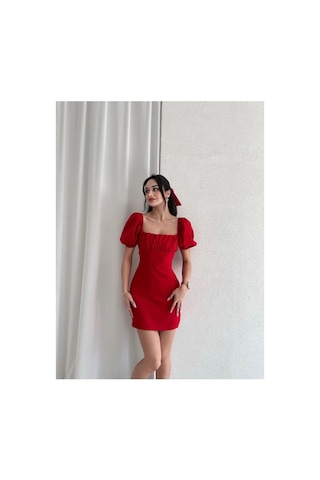 Rabia Çelik Sırt Dekolteli Kırmızı Mini Elbise Kırmızı Kırmızı