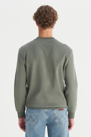 Wrangler Erkek Patch Logo Sweatshirt Khaki Çok Renkli