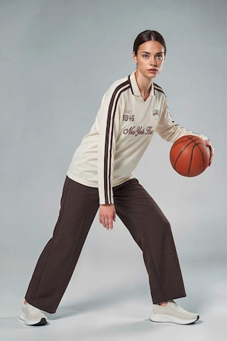 Defacto Nba New York Knıcks Oversıze Polo Yaka Tül Uzun Kollu Polo Tişört F8225ax26sper98 Ekru-er98