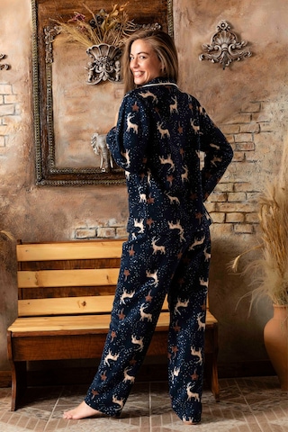 Kışlık Yılbaşı Desenli Kadın Gömlek Polar Pijama Takımı- Geyikli Yılbaşı Pijaması Lacivert