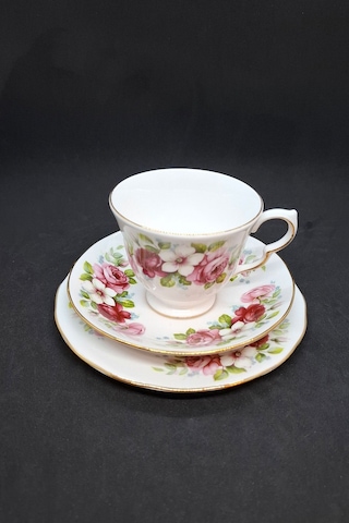Bone China Vintage Çay Fincanı 3 Parça 200 Ml Kırmızı - Beyaz