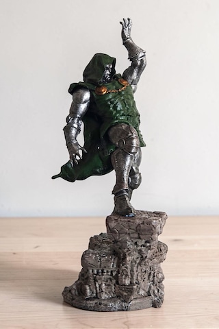 Doctor Doom Figür 20 Cm