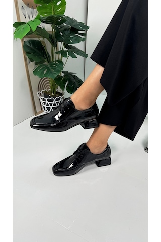 Günlük Kadın Loafer Topuklu Toka Ve Dikiş Detaylı Bağcıklı Küt Burunlu Ayakkabı 1500 SIYAH RUGAN