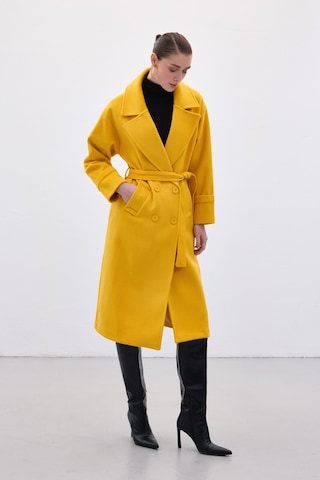 Sateen Beli Bağlamalı Uzun Kaban - Sarı-136632 Sarı