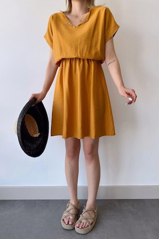 Kadın Hardal Kısa Kol, Kalp Yaka, Dokulu Desen, Bele Oturan, Aerobin Lastikli Bel Midi Elbise Hardal