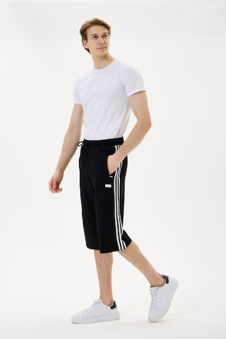 Mysport 6008 Erkek Relax Fit Rahat Kesim Pamuklu Beli Bağcıklı Fermuarlı Cep Yan Şeritli Kapri Bermuda Siyah