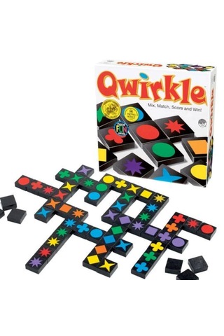Qwirkle Strateji Oyunu Renk Ve Şekilleri Eşleştirerek Kazanın