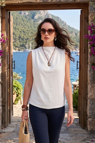 Lela Slim Fit Dik Yaka Omuz Büzgülü Bayan Bluz 6527836 Beyaz
