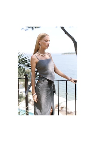 Mai Collection Mai Studios Co. Kita Üçgen Detay Çizgili Füme Keten Crop Füme