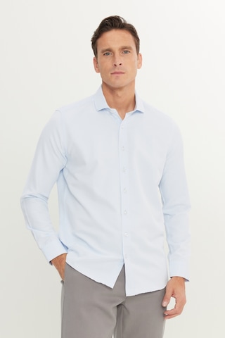 AC&Co / Altınyıldız Classics Erkek Beyaz-mavı Slim Fit Dar Kesim İtalyan Yaka Armürlü Pamuklu Basic Gömlek Beyaz-mavı