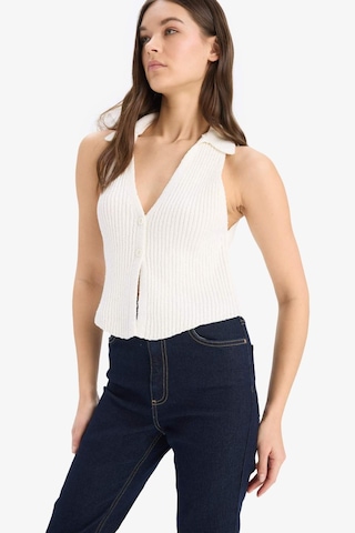 DeFacto Coool Slim Fit Dar Kesim Düğmeli Triko Yelek D3584AX25SPER222 Ekru