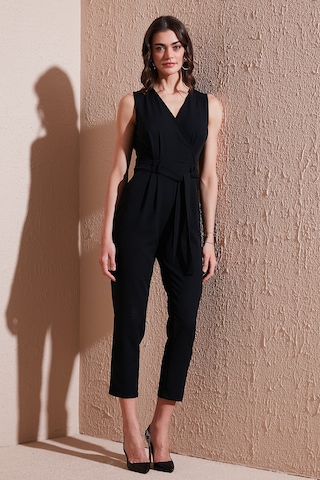 Lela Slim Fit Düz Paça Kruvaze Yaka Kemerli Bayan Tulum 6783626 Siyah