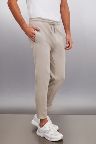 Grımelange Huxley Erkek Regular Boru Paça Normal Bağcıklı Bel Organik Pamuk Yan Cepli Bej Pantolon Bej