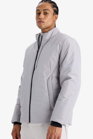Defacto Defactofit Su İtici Slim Fit Dar Kesim Fermuarlı Su Geçirmez Mont E9484ax25wngr487 Gri