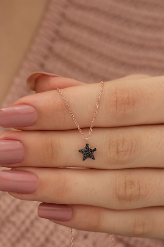 925 Ayar Minik Siyah Yıldız Kadın Gümüş Kolye