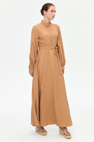 Kolye Detaylı Kloş Elbise Camel Camel