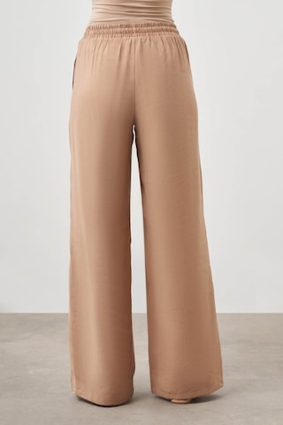 Mizalle Beli Lastikli Modal Bej Pantolon Bej