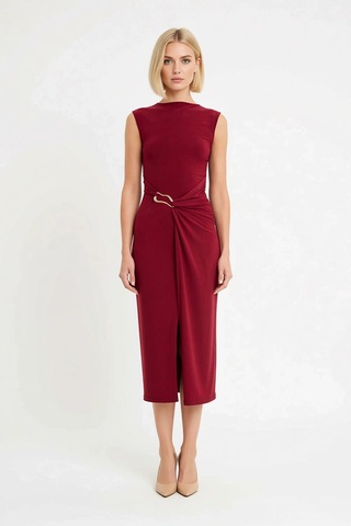 Benerly Kadın Bodycon Midi Elbise Kolsuz Kayık Yaka Aksesuar Detaylı Örne Bordo