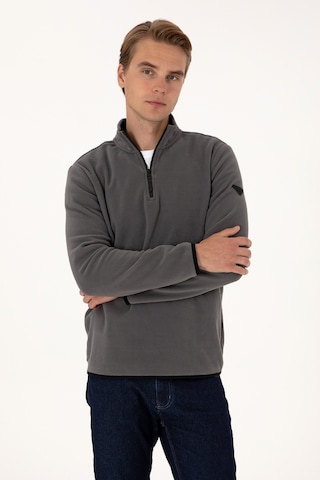 U.S. Polo Assn. Erkek Regular Fit Gri Polar Yarım Fermuarlı Basic Sweatshirt 50313777-VR024