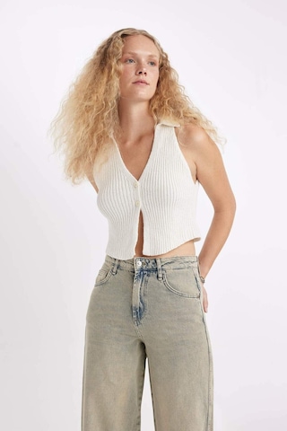 Defacto Coool Slim Fit Dar Kesim Düğmeli Triko Yelek D3584AX24HS Ekru