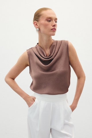 Sateen Degaje Yaka Saten Bluz - Kahve-136069 Kahve