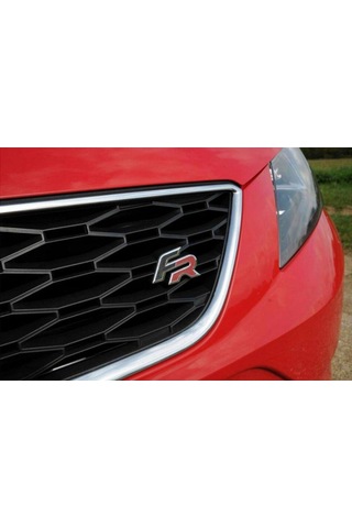Seat Leon Fr Ön Panjur Metal Logo