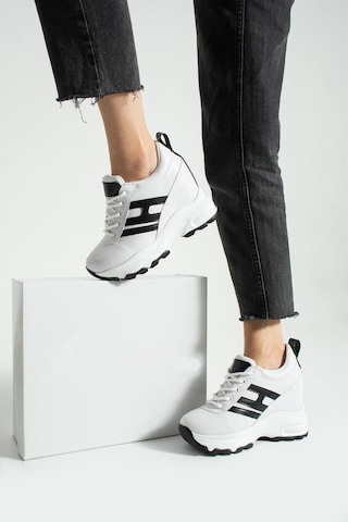 Elvı Siyah Beyaz Gizli Topuklu Spor Ayakkabı 10 Cm Beyaz