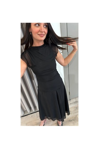 Jenerik Siyah Tül Detaylı Drapeli Midi Elbise Renksiz