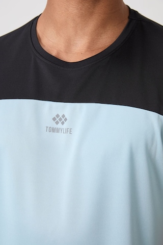 Tommy Life Açık Mavi Polyester Nefes Alan Dokulu İnce Esnek Standart Fit Erkek Performans T-shirt - 88386 Açik Mavi
