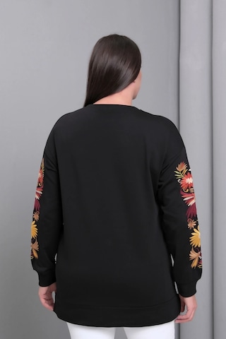 Kolları Nakışlı Yırtmaçlı Sweatshirt Siyah
