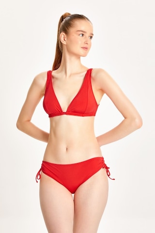 Too Salty Swimwear Kadın Kırmızı Üçgen Toparlayıcı Alttan Ayarlı Klasik Bel Bikini Takımı 24s109st Kırmızı