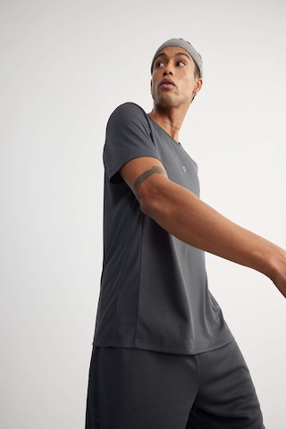 DeFactoFit Hızlı Kuruyan Slim Fit Dar Kesim Bisiklet Yaka Baskılı Sporcu Kısa Kollu Tişört V2887AZ25SPBK81