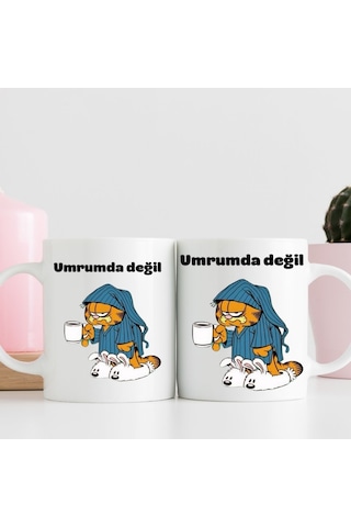 Umrumda Değil Tasarımlı Hediye Kupa Bardak Renk