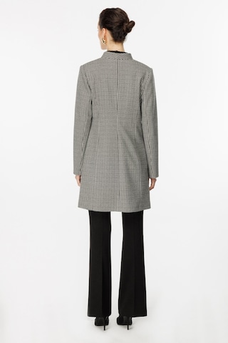 Kazayağı Desenli Metal Aksesuarlı Kaban Trençkot Ekol Siyah