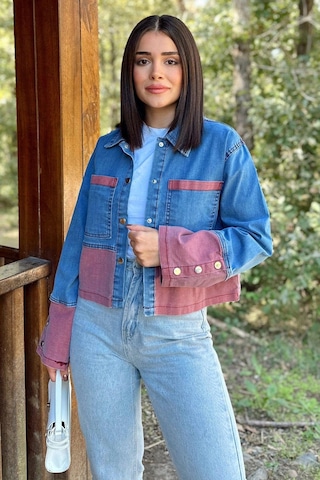 Kadın Mavi & Kırmızı Denim Kontrast Çift Renk Detay, Ön Düğmeli Manşetli, Kot Ceket Mavi