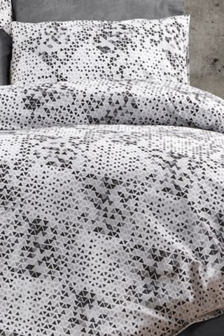 Çift Kişilik Lastikli Çarşaf 160x200 Ve Iki Adet 50x70 Yastık Kılıfı Üçgenler