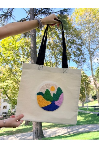 Bolergıashop Cıena Grande Tasarım Canvas Omuz Çantası Bej - Beyaz - Pembe Punch İşleme Bolergıashop Cıena Grande Tasarım Canvas Omuz Çantası Bej - Beyaz - Pembe Punch İşleme