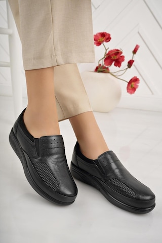 Castle Black 42631 Kadın Deri Kemik Çıkıntılı Comfort Ayakkabı Siyah Nubuk Siyah
