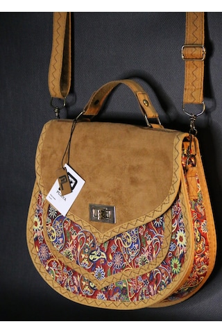 Pujiva, Büyük Boy, Etnik, Kilim Desenli, El Ve Omuz Askılı, Fermuarlı, Kilitli, Desenli Çanta En 27 Boy 23 D 6 Kırmızı