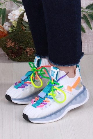 Guja Karsu Rahat Esnek Özel Tasarım Renkli Bağcuklı Sneaker Kadın Ayakkabı Beyaz