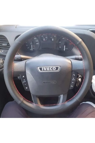 Dikişli Direksiyon Kılıfı Siyah / Nokta Deri Kırmızı Dikişli Iveco Daily Fotodaki Direksiyon Siyah