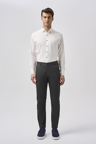 Bisse Bisse Studio Erkek Regular Fit Uzun Kollu Beyaz Gömlek Bsgmars25538 D01 Beyaz