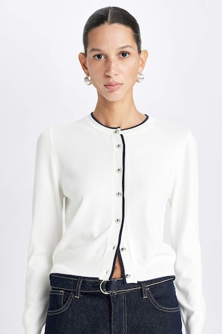 Defacto Regular Fit Basic Düz Bisiklet Yaka Düğmeli Triko Hırka A4731ax24wner105 Ekru